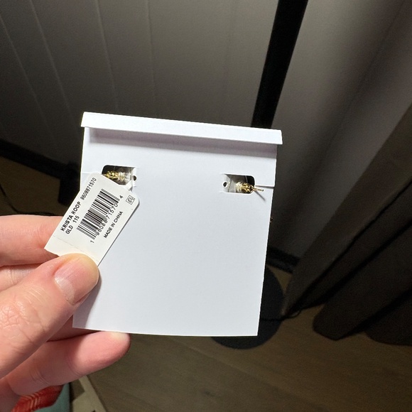 Kendra Scott Krista Hoop white pearl and Gold . NWT - Picture 5 of 5